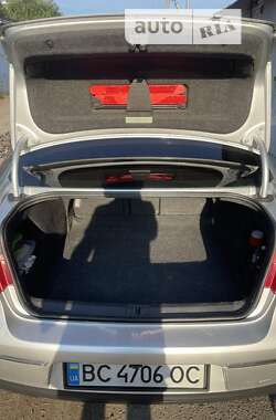 Седан Volkswagen Passat 2005 в 
