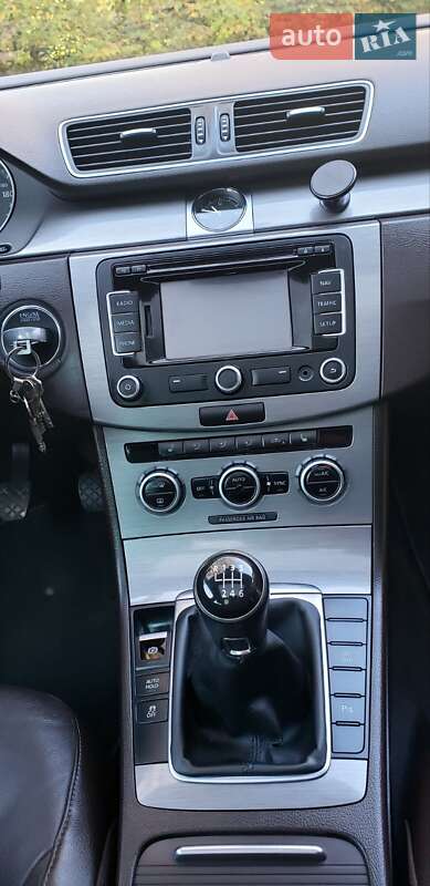 Універсал Volkswagen Passat 2013 в Ужгороді