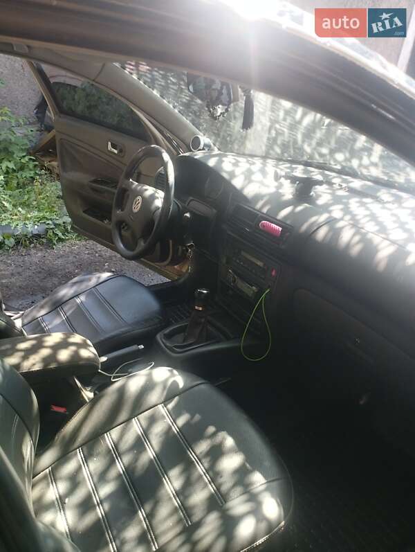 Седан Volkswagen Passat 2000 в Доброполье