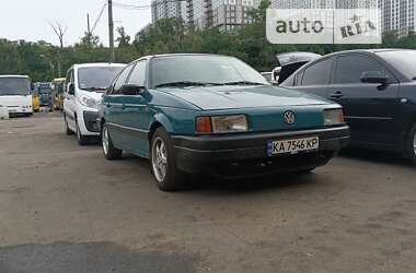 Седан Volkswagen Passat 1992 в Києві