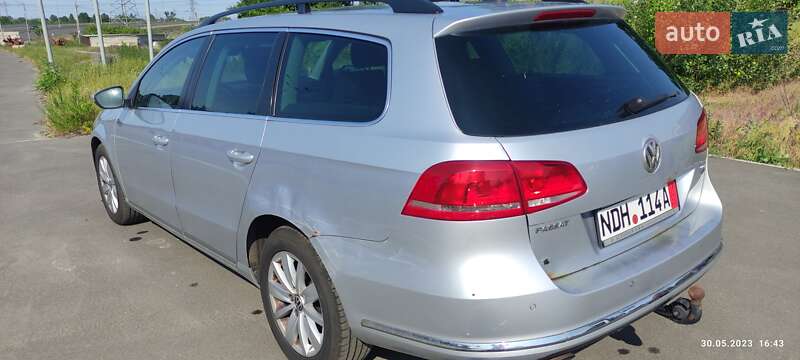 Универсал Volkswagen Passat 2011 в Киеве