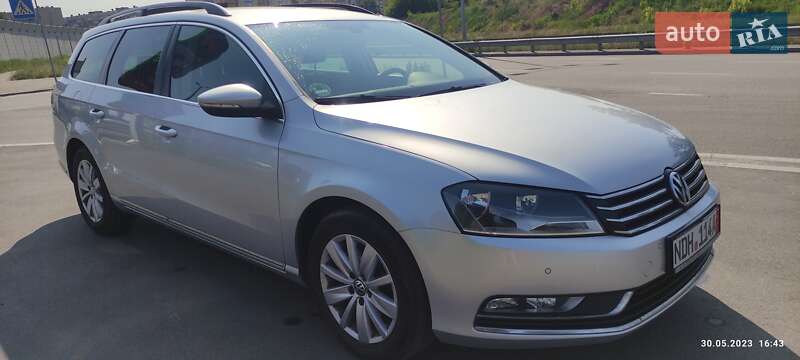 Универсал Volkswagen Passat 2011 в Киеве