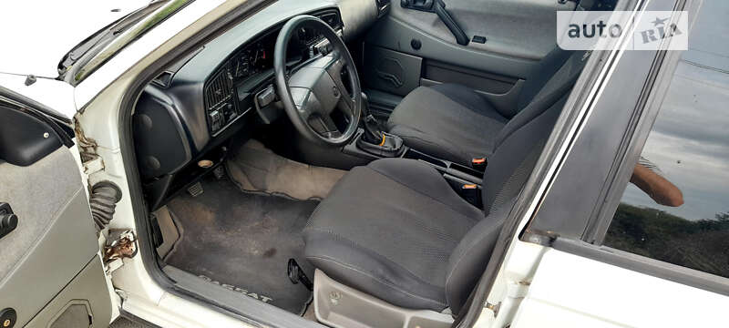 Універсал Volkswagen Passat 1988 в Шумську