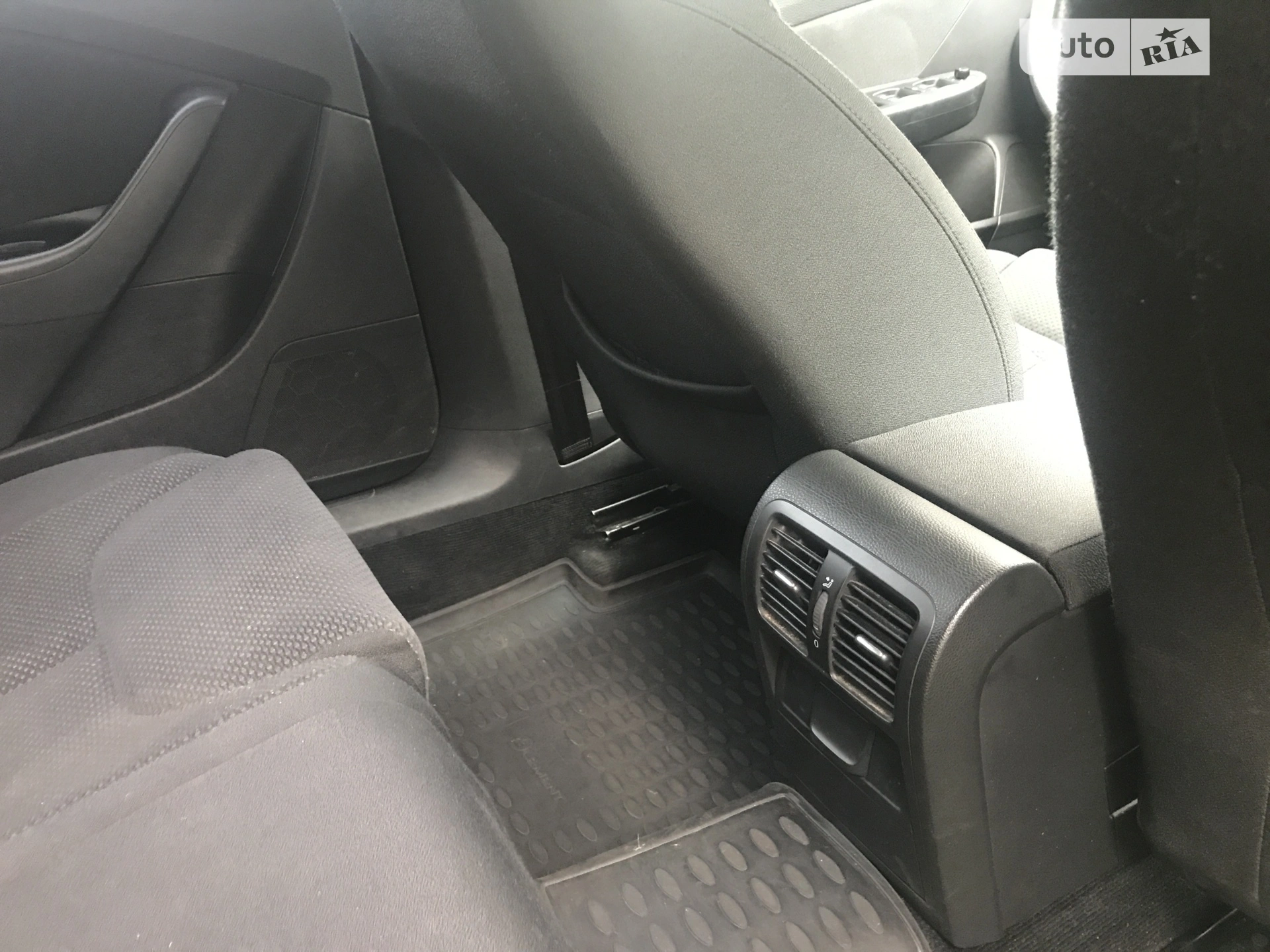 2010 Volkswagen Passat - мініатюра 21