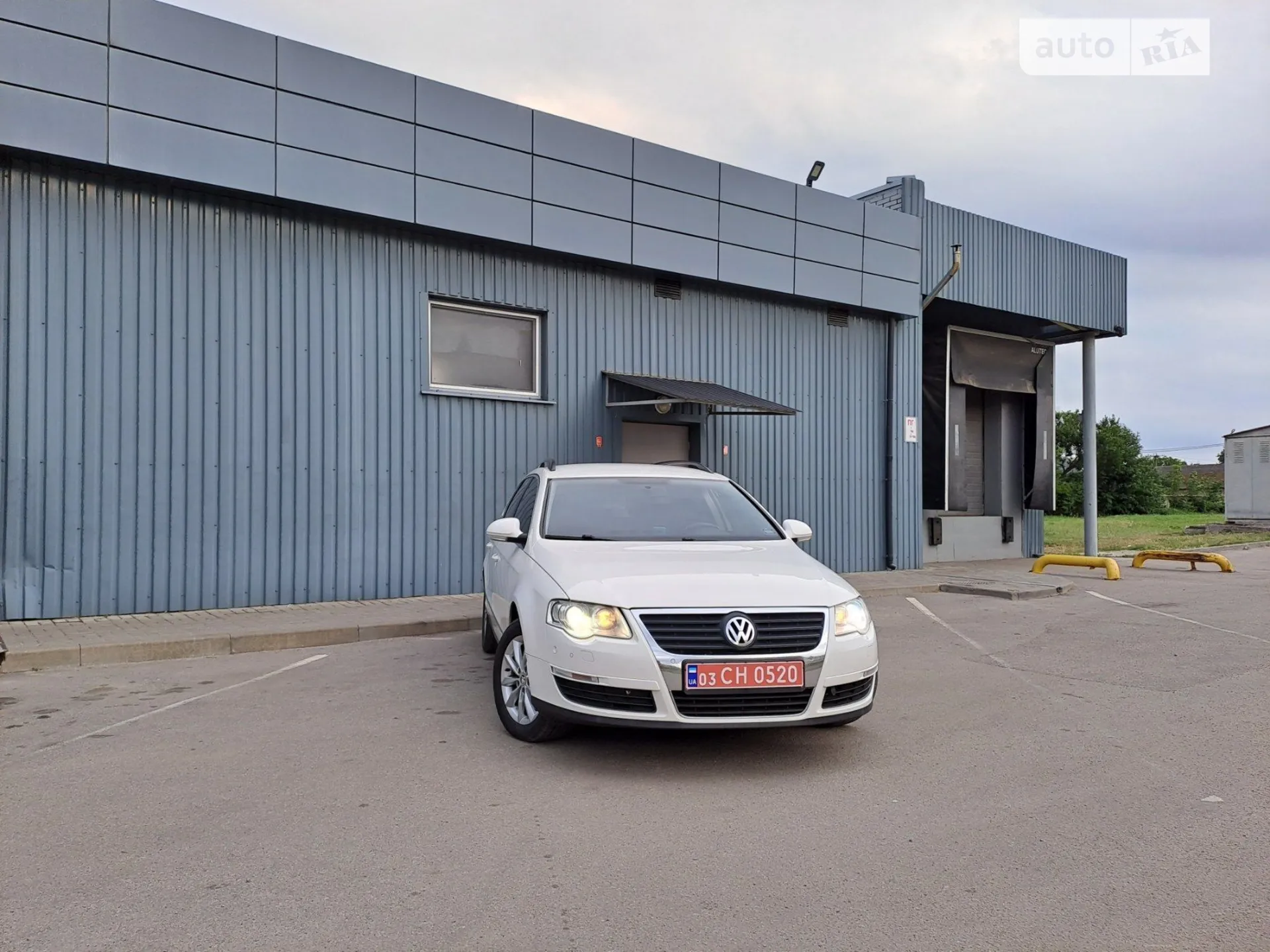 2010 Volkswagen Passat - мініатюра 3