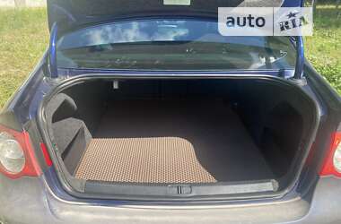 Седан Volkswagen Passat 2005 в Вінниці