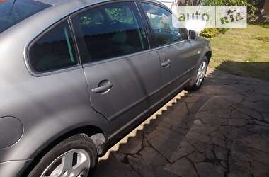 Седан Volkswagen Passat 2003 в Кагарлику