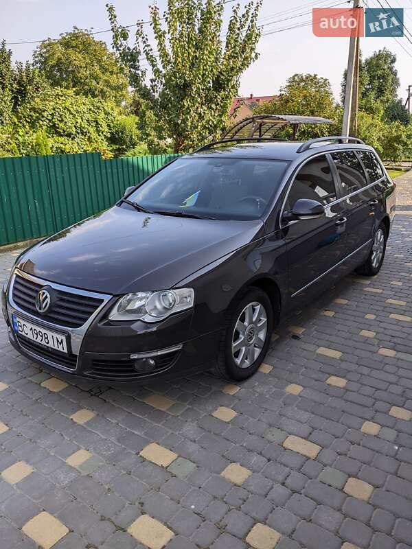 Универсал Volkswagen Passat 2009 в Городке