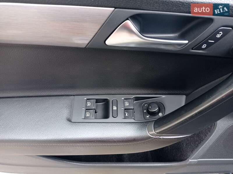 Універсал Volkswagen Passat 2011 в Львові