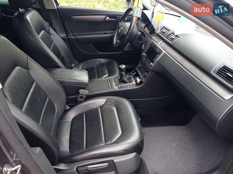 Універсал Volkswagen Passat 2011 в Львові