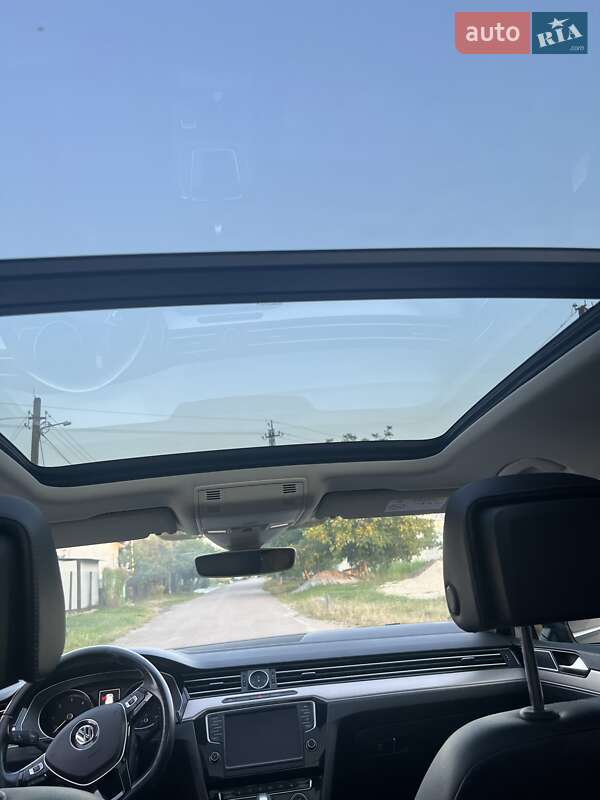 Универсал Volkswagen Passat 2015 в Житомире