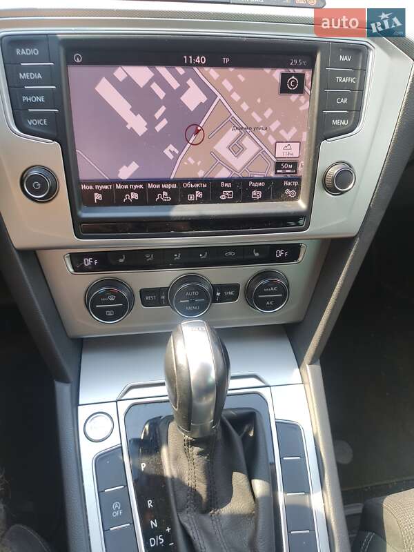 Универсал Volkswagen Passat 2015 в Киеве