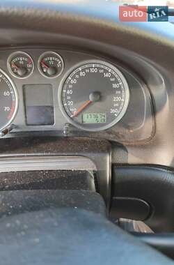 Седан Volkswagen Passat 2002 в 