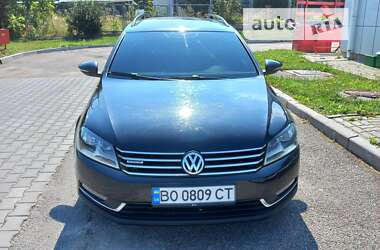 Універсал Volkswagen Passat 2011 в Збаражі