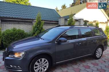 Універсал Volkswagen Passat 2013 в Одесі