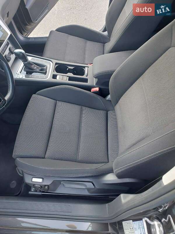 Універсал Volkswagen Passat 2018 в Кропивницькому