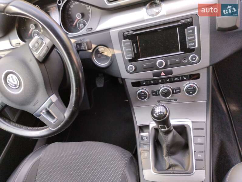 Универсал Volkswagen Passat 2014 в Павлограде фото 13 Универсал Volkswagen Passat 2014 в Павлограде