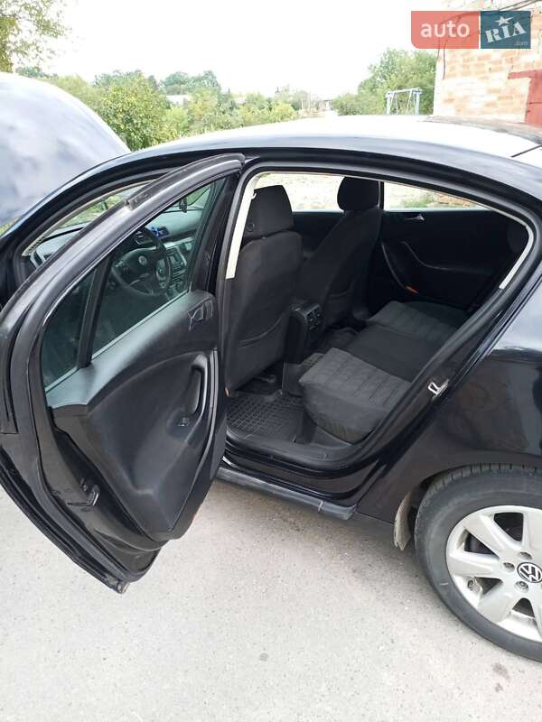 Седан Volkswagen Passat 2005 в Виннице