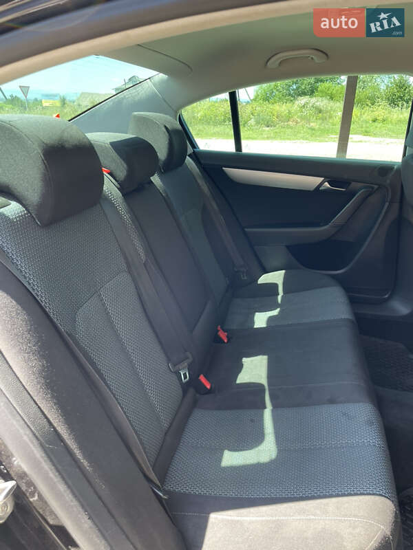 Седан Volkswagen Passat 2012 в Глыбокой