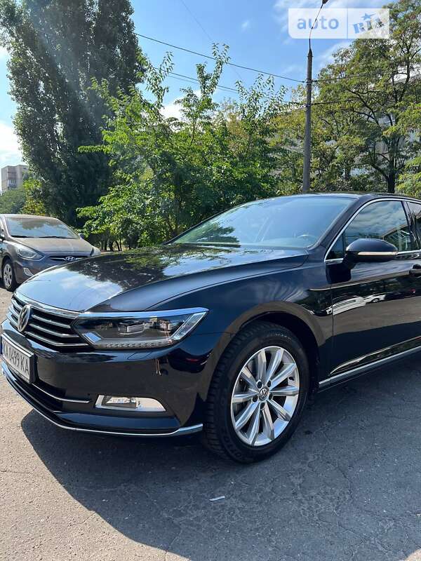 Седан Volkswagen Passat 2017 в Киеве