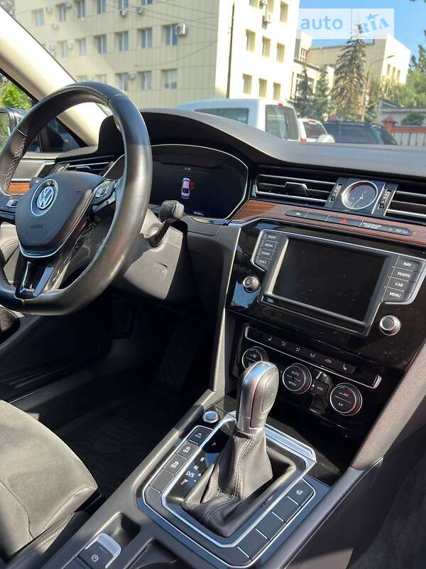 Седан Volkswagen Passat 2017 в Киеве