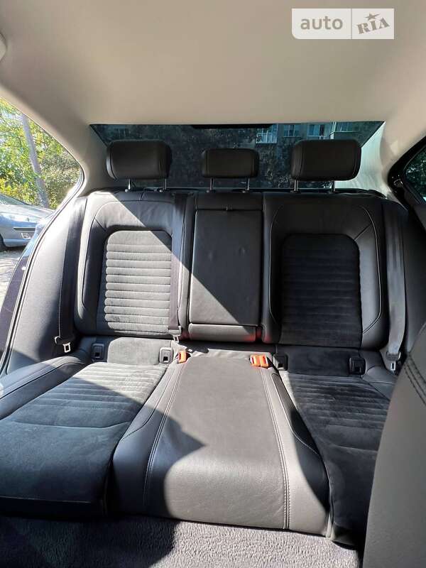 Седан Volkswagen Passat 2017 в Киеве