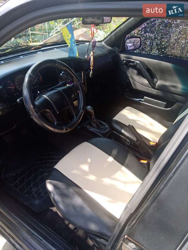 Седан Volkswagen Passat 1995 в Львове