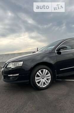 Седан Volkswagen Passat 2008 в Львове