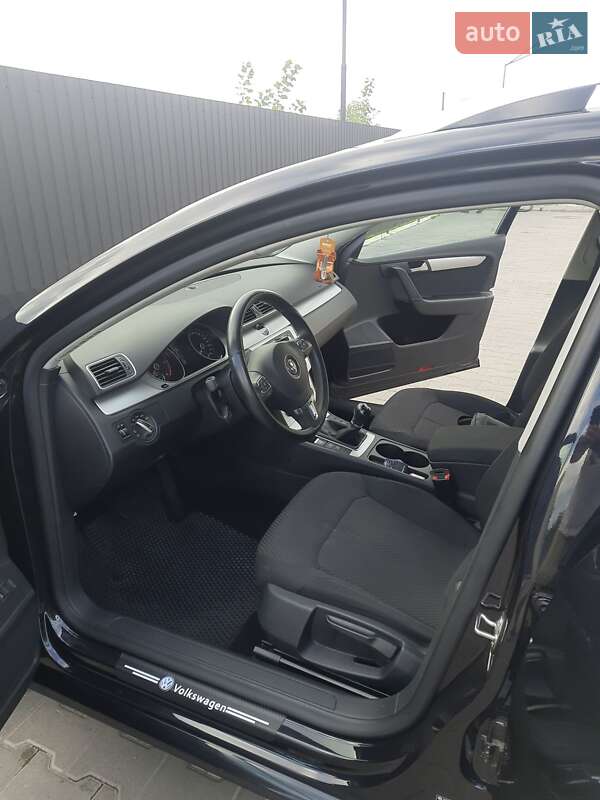 Универсал Volkswagen Passat 2013 в Жовкве фото 28 Универсал Volkswagen Passat 2013 в Жовкве