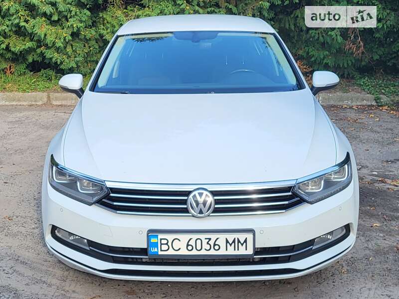 Седан Volkswagen Passat 2016 в Львове