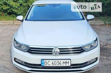 Седан Volkswagen Passat 2016 в Львові