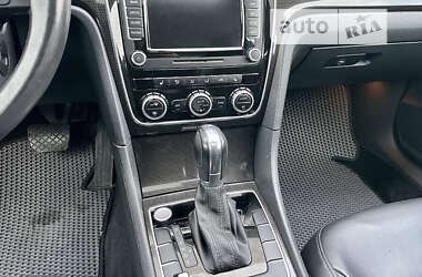 Седан Volkswagen Passat 2013 в 