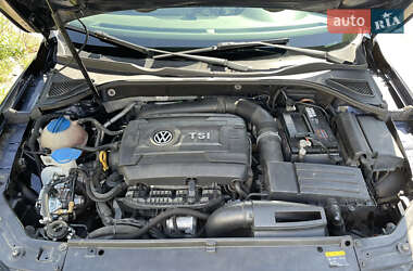 Седан Volkswagen Passat 2015 в 