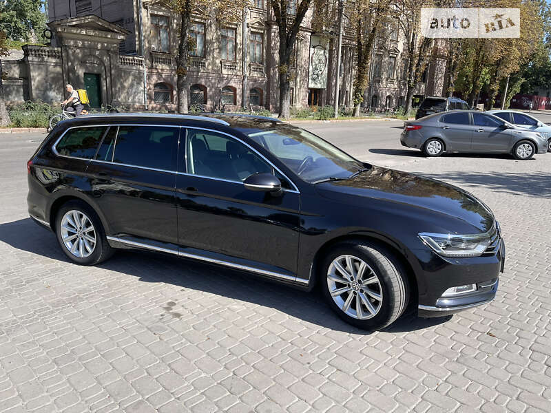 Універсал Volkswagen Passat 2017 в Запоріжжі