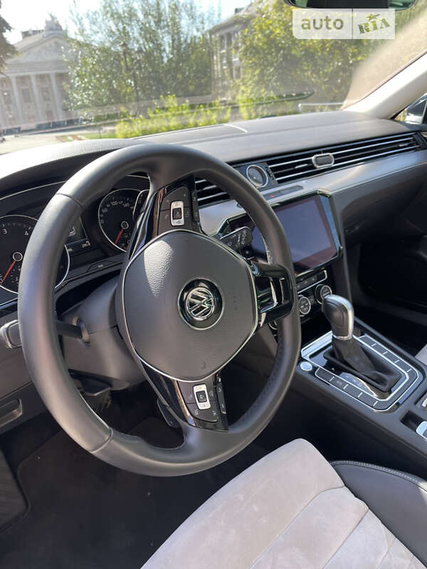 Універсал Volkswagen Passat 2017 в Запоріжжі