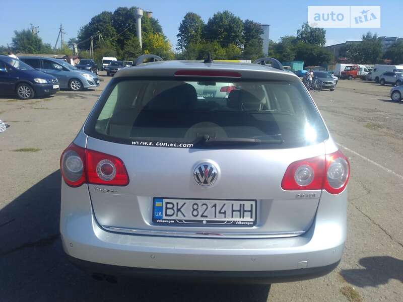 Универсал Volkswagen Passat 2010 в Ровно