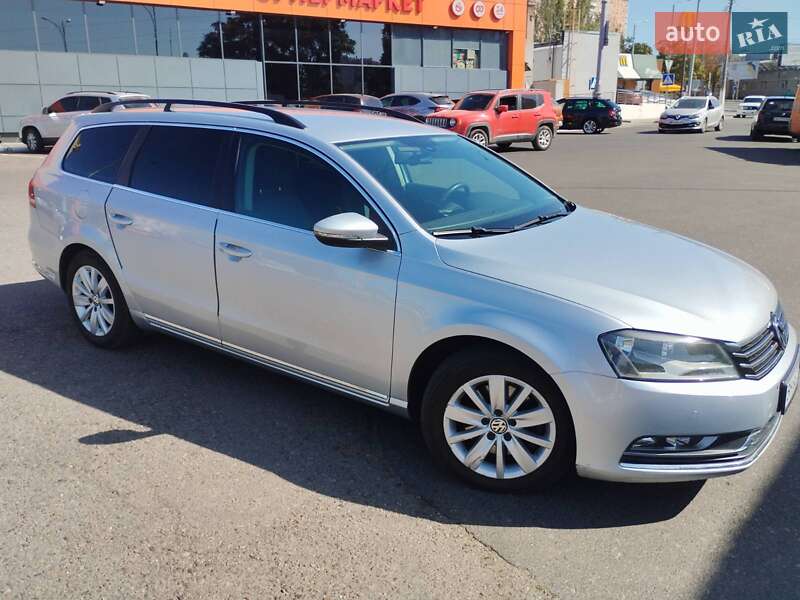 Универсал Volkswagen Passat 2011 в Одессе