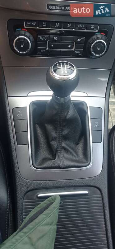 Универсал Volkswagen Passat 2009 в Софиевской Борщаговке