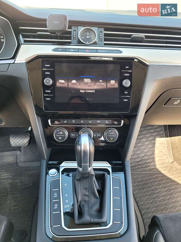 Универсал Volkswagen Passat 2017 в Ужгороде фото 18 Универсал Volkswagen Passat 2017 в Ужгороде