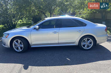 Седан Volkswagen Passat 2014 в Києві