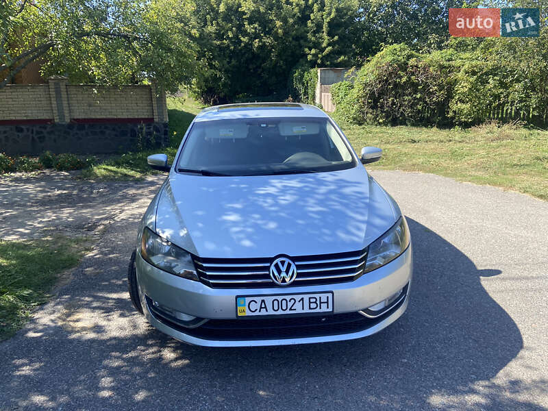 Седан Volkswagen Passat 2014 в Киеве