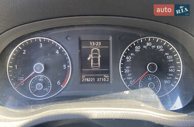 Седан Volkswagen Passat 2014 в Києві