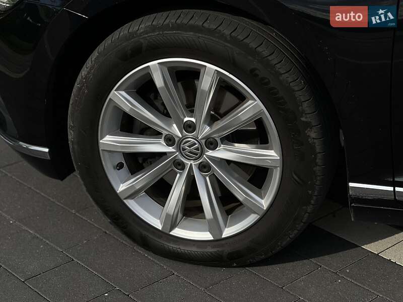 Седан Volkswagen Passat 2017 в Мукачево