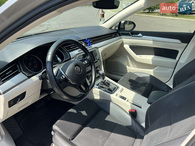 Универсал Volkswagen Passat 2017 в Виннице