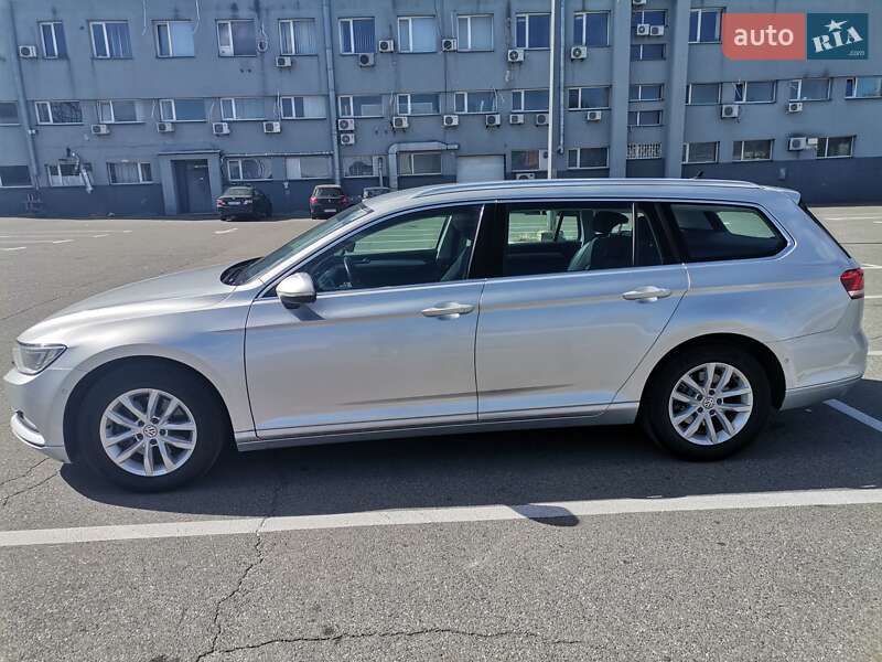 Універсал Volkswagen Passat 2015 в Києві
