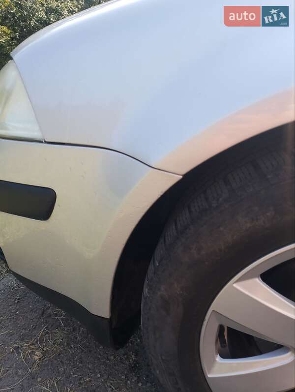 Універсал Volkswagen Passat 2001 в Бурштині