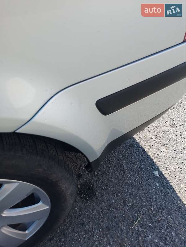 Універсал Volkswagen Passat 2001 в Бурштині