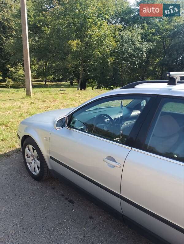 Універсал Volkswagen Passat 2001 в Бурштині