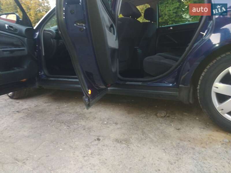 Універсал Volkswagen Passat 2002 в Харкові
