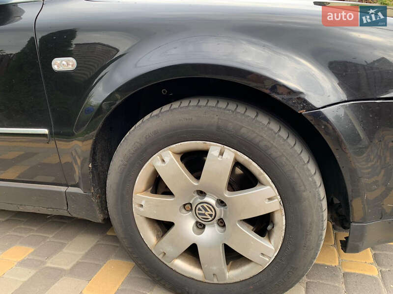 Универсал Volkswagen Passat 2002 в Вишневом